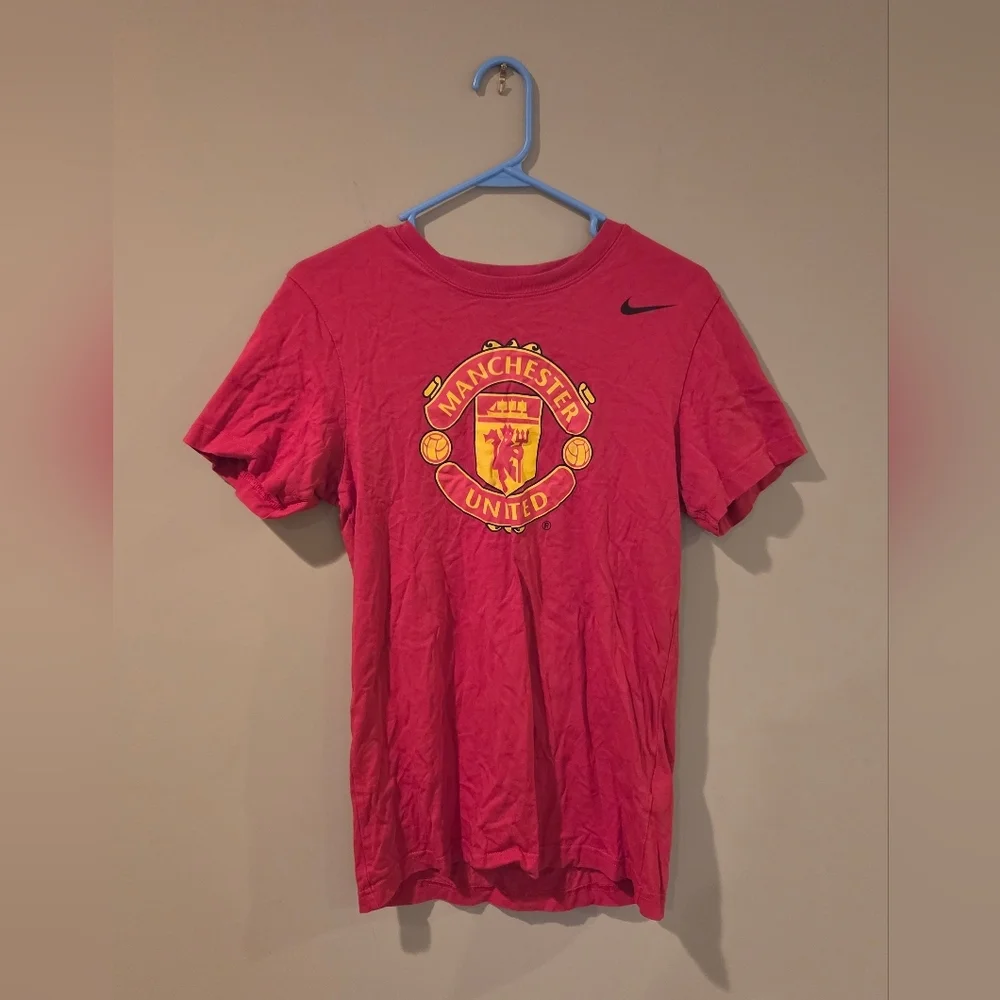 3/16 Manchester United Nike Slim Fit Cotton Tee - Picture 1 of 3